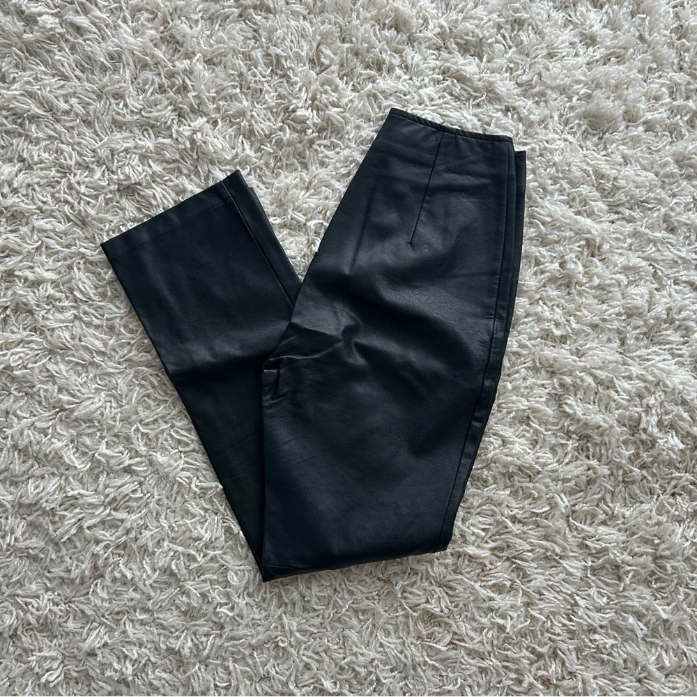BLACK LEATHER PANTS